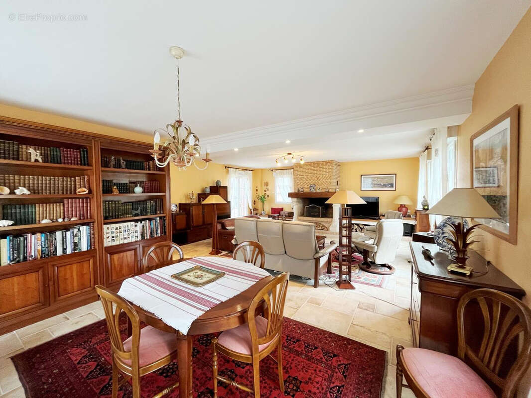 Maison à FONTAINEBLEAU