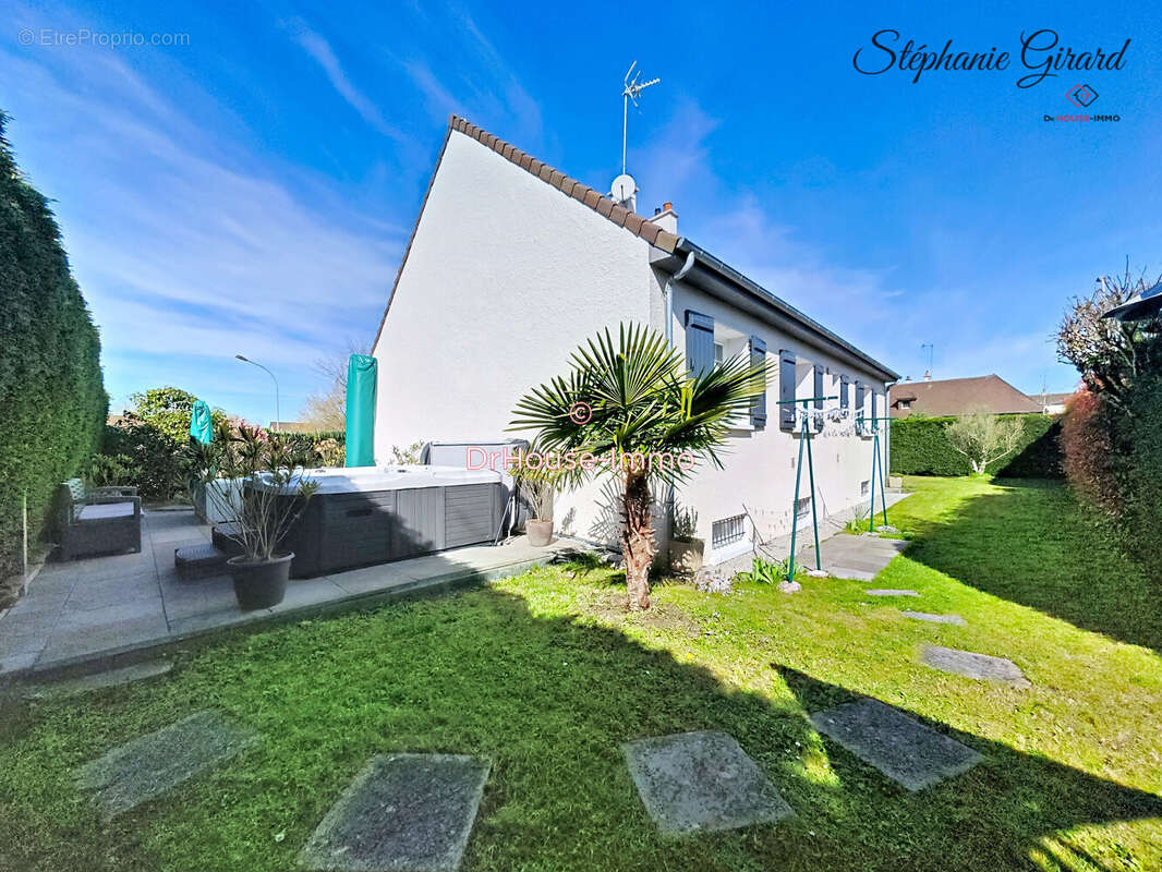 Maison à FLEURY-LES-AUBRAIS