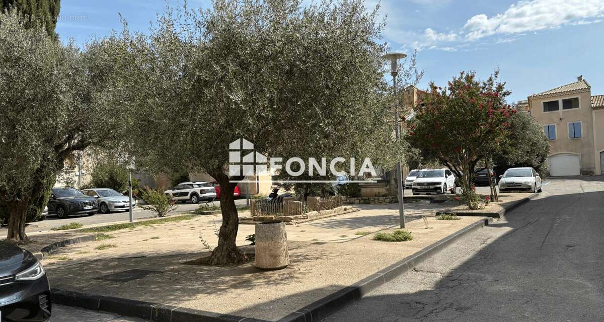 Appartement à BAGNOLS-SUR-CEZE