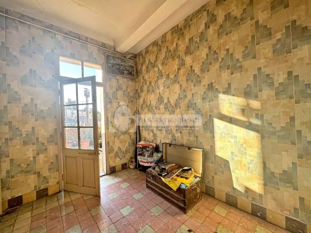 Maison à FONTVIEILLE