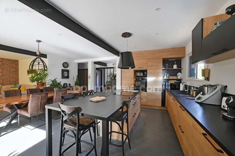 Maison à BAGNOLS-SUR-CEZE