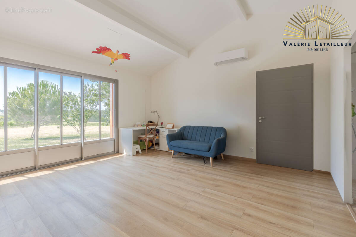 Belle maison familliale dans laquelle la vue devient un art de vivre… - photo 11