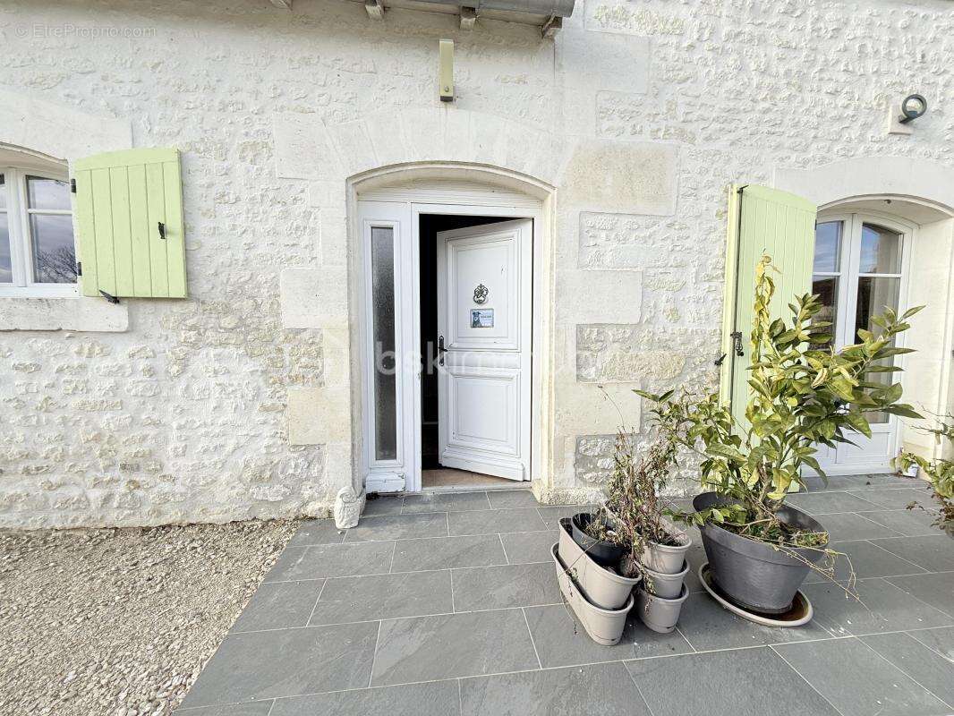 maison en pierre 4 chambres et garage - photo 13
