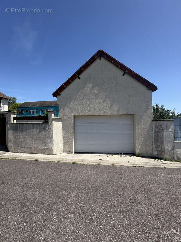 Maison à ISSOU