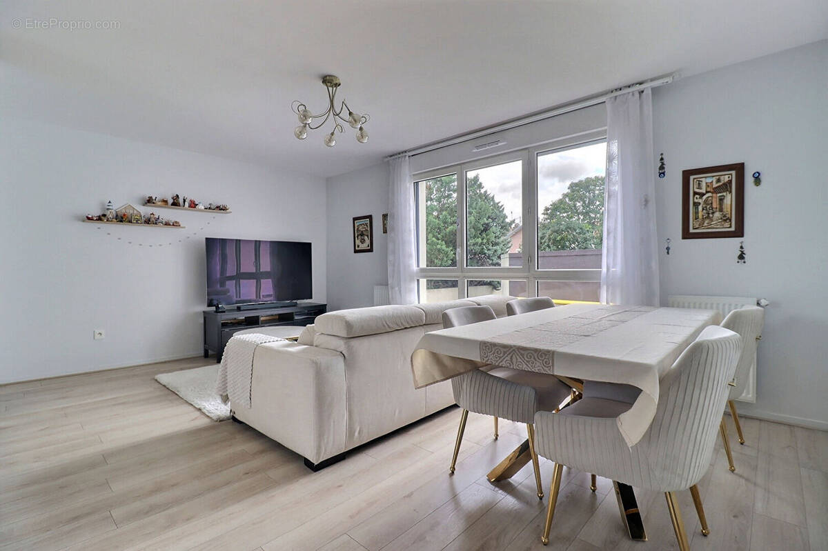 Appartement à COLOMBES