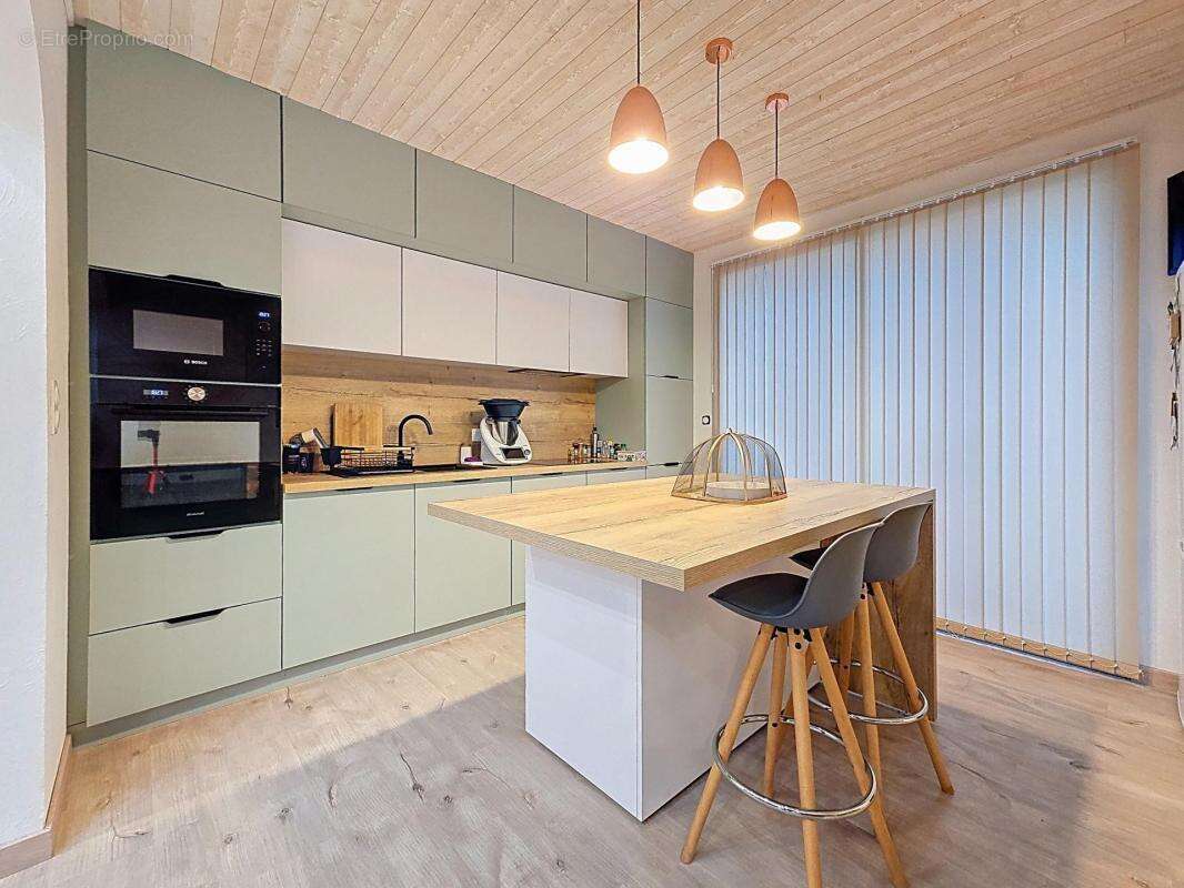 Maison à LES LANDES-GENUSSON