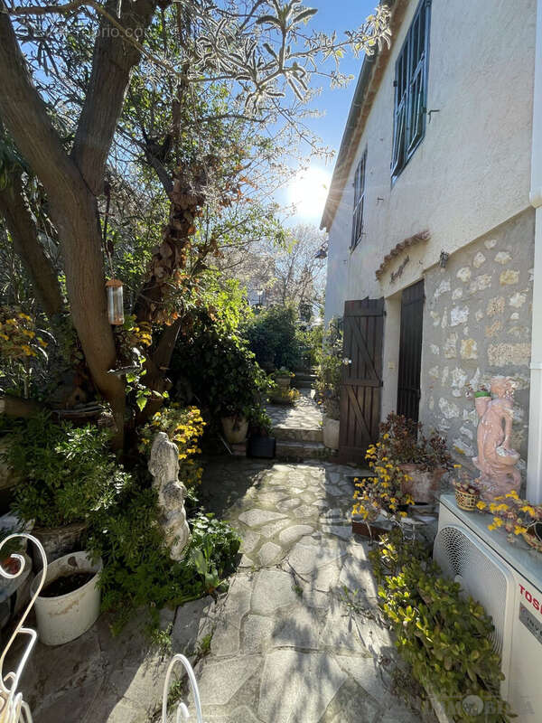 Maison 84 m² à Carros  - photo 4