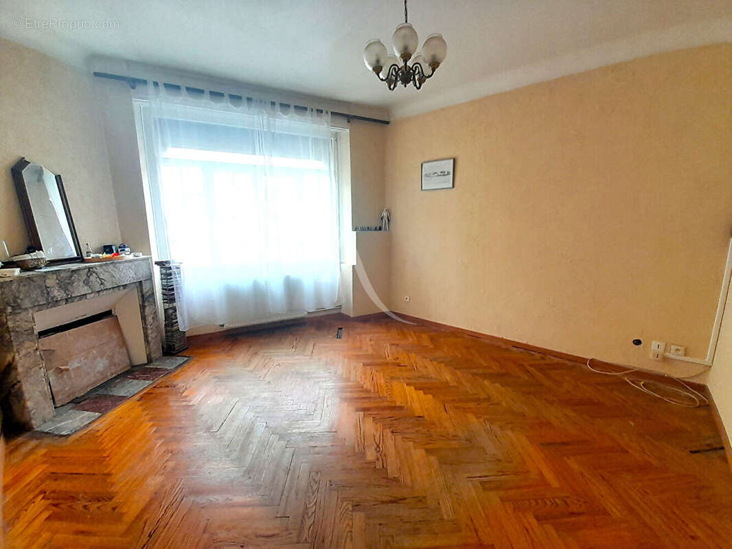 Maison à VILLENEUVE-DE-MARSAN