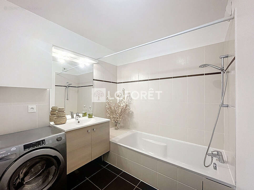 Appartement à SATHONAY-CAMP