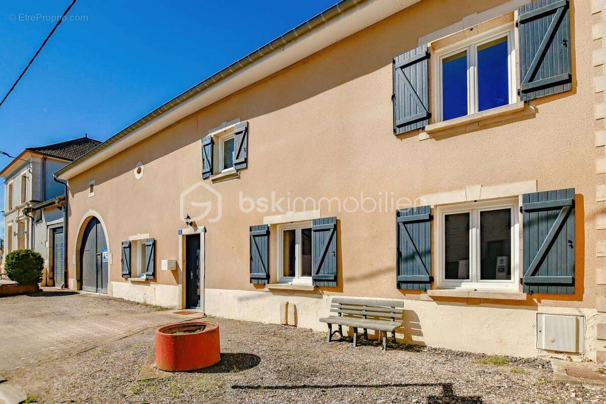 Maison à LES PAROCHES