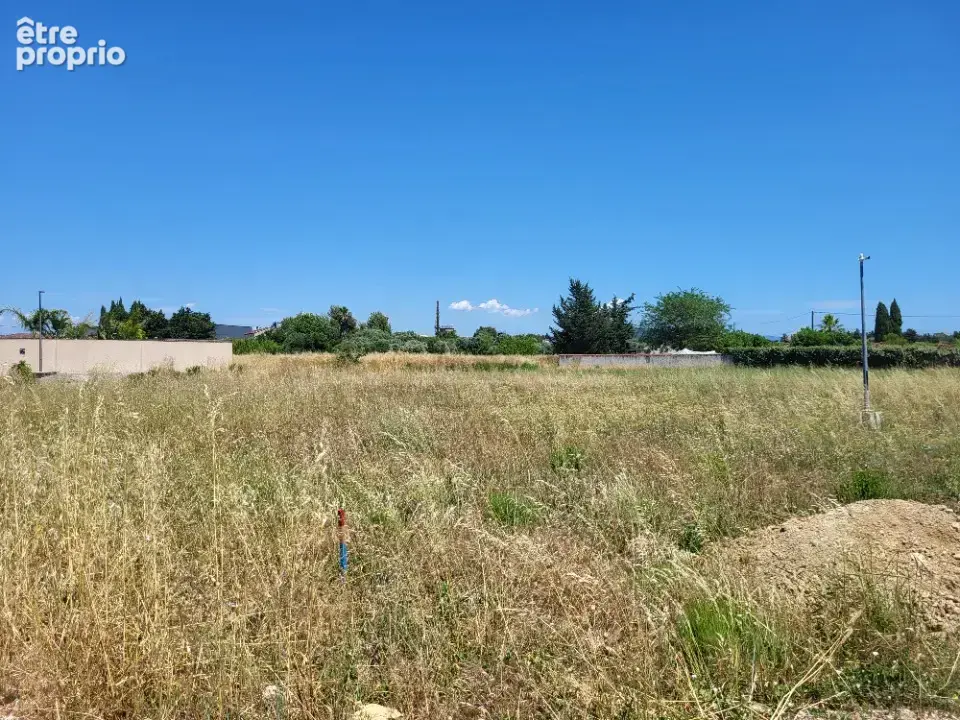 Terrain 700 m² à La Crau  - photo 4