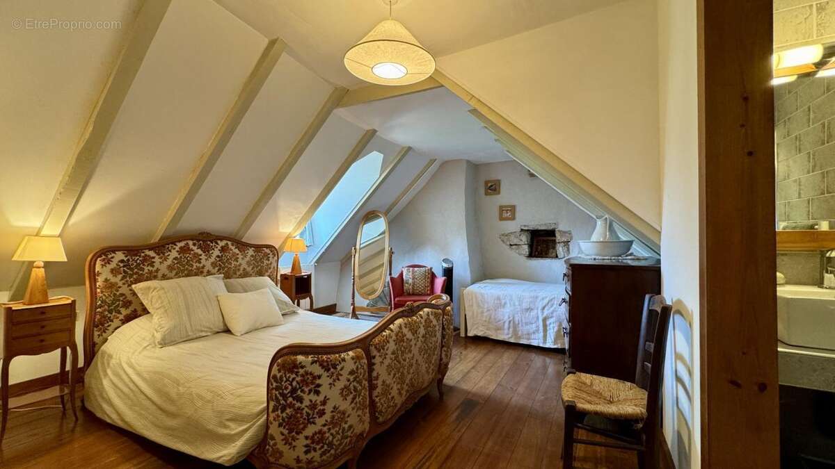 Maison à CALVIGNAC