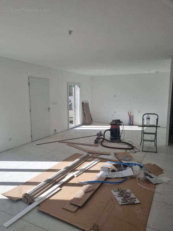 FRONTENAUD : Maison neuve - photo 2