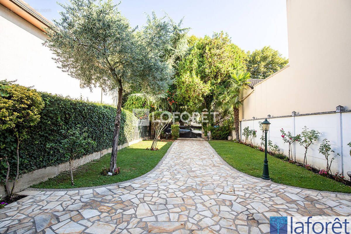 Maison à LONGJUMEAU