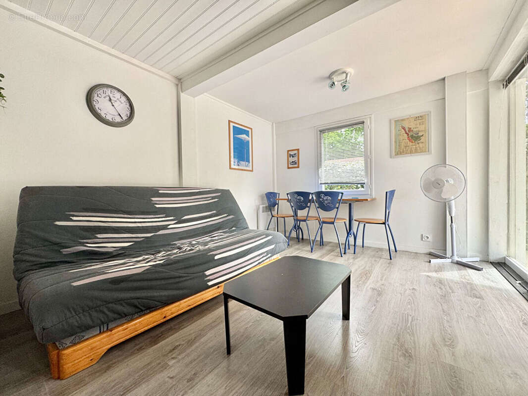 Autre à GUJAN-MESTRAS