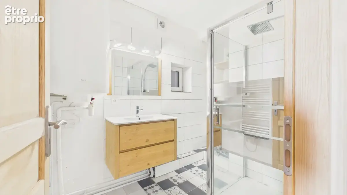 BAYONNE -SAINT-ESPRIT - RUE SAINTE-CATHERINE 229 000  FAI -T3 de 58,18 m² - 2 chambres ? entièrement rénové ? DPE C - photo 5