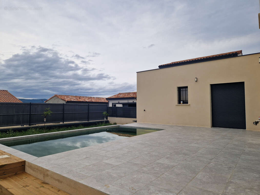 Maison à MONTELIMAR
