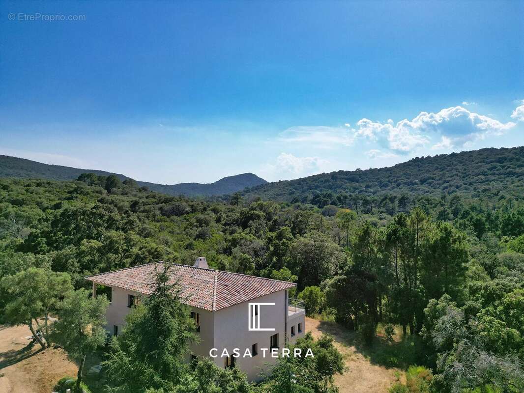 Photo Maison à Porto-Vecchio au prix de 990 000€