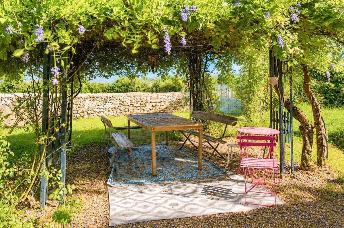 Maison à SAVIGNE-L'EVEQUE