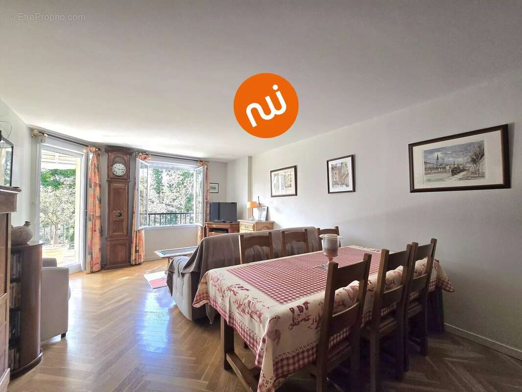 Appartement à TASSIN-LA-DEMI-LUNE