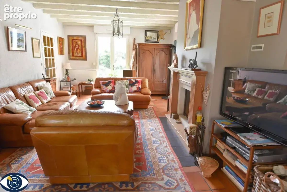 Maison 202 m² à Montigne-Le-Brillant  - photo 2