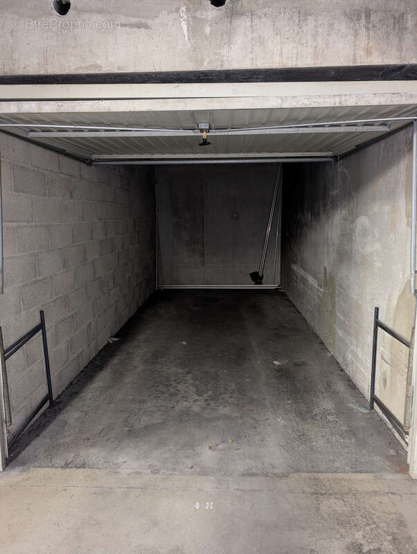 Parking à MARSEILLE-6E