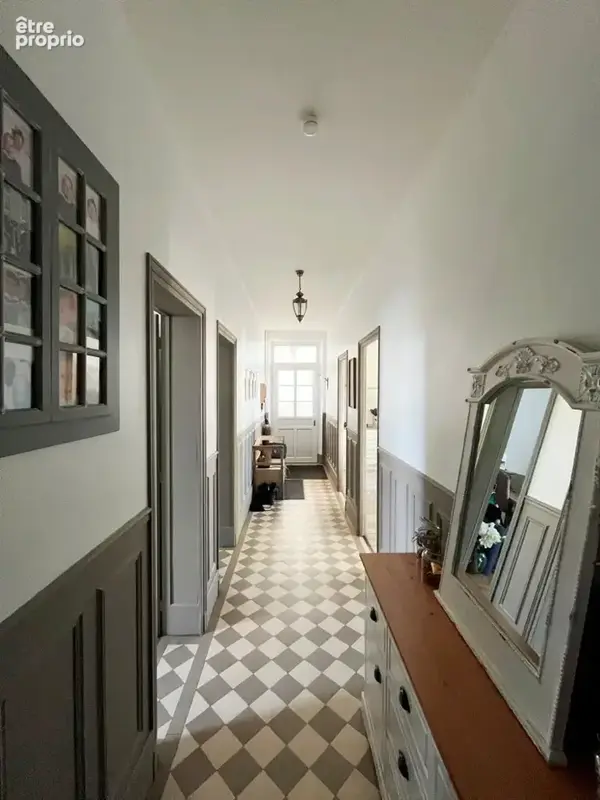 District de SENS, tout commerce à pied:  TRÈS JOLIE MAISON BOURGEOISE de 180 m2  son vaste salon et ses 4 cham - photo 3
