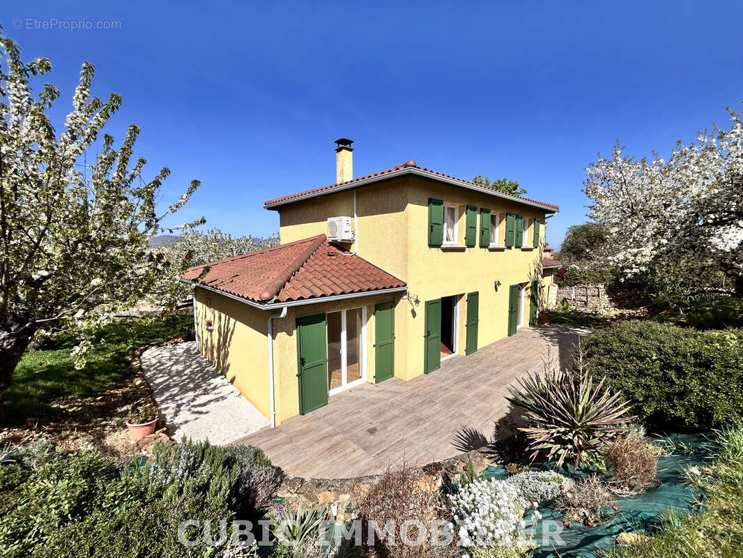 Maison à LACHASSAGNE