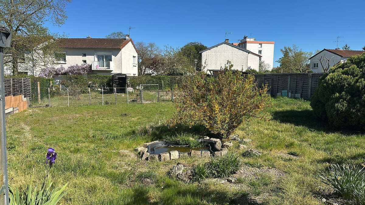 Maison à YZEURE