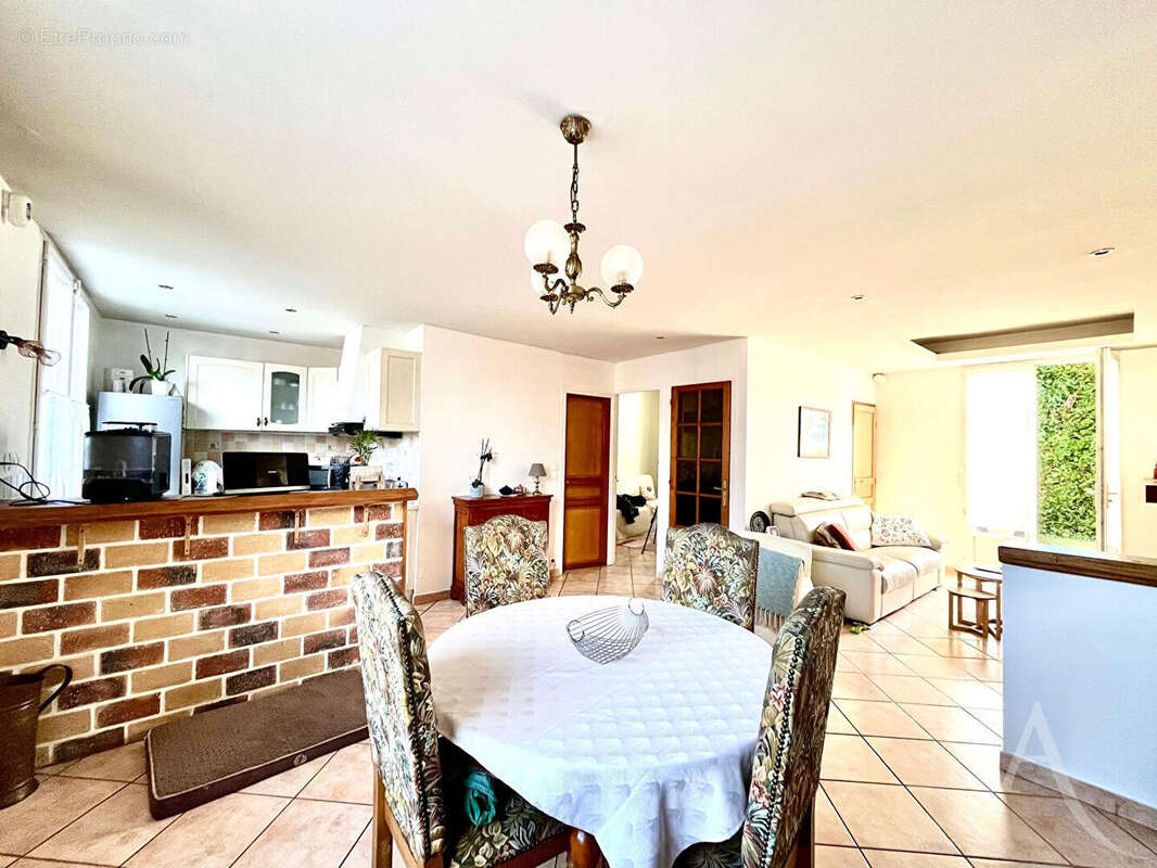 Maison à LIVRY-GARGAN