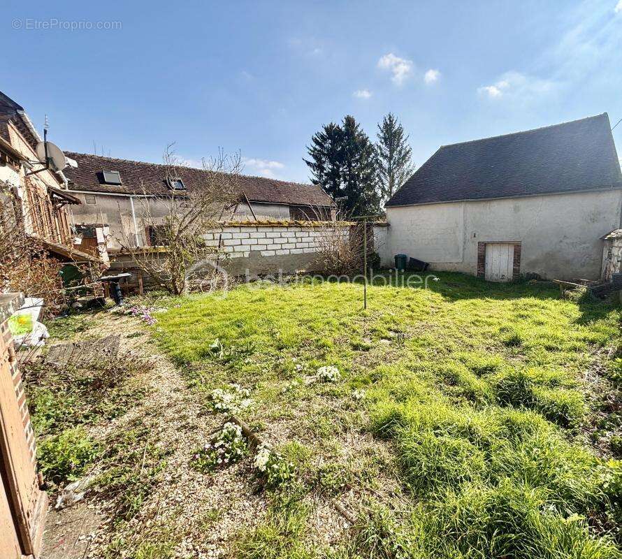 Maison à THORIGNY-SUR-OREUSE