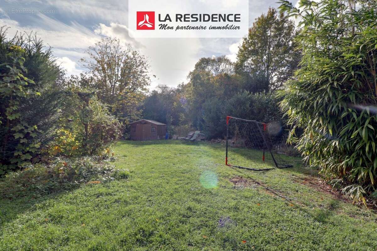 Maison à MAURECOURT