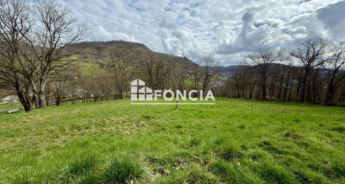 Terrain à MARCILLAC-VALLON