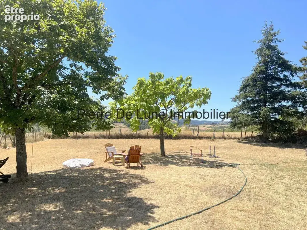 Maison 7 pièces 180 m² à vendre à Saint-Verand (69620) - photo 11