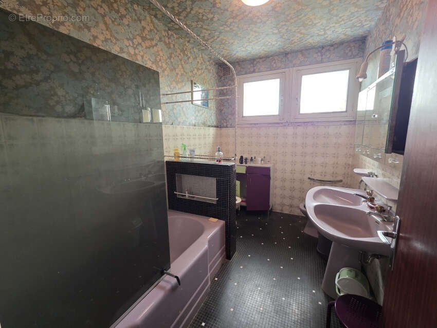 Maison à SAINT-GEORGES-DE-MONS