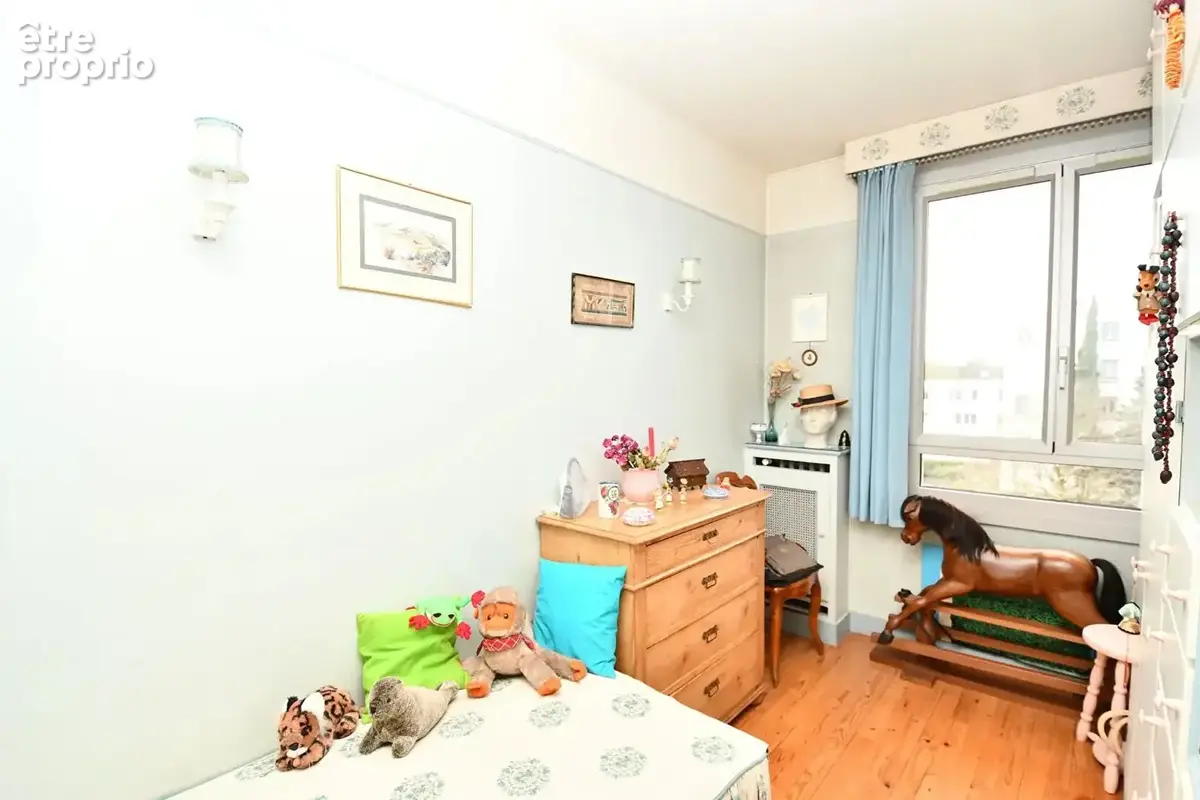 RUEIL MALMAISON Appartement de 102.58 m² avec 3 chambres à proximité de la gare RER - photo 10