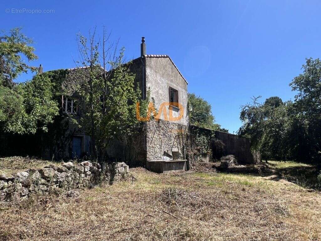 Maison en pierre à rénover avec caves à Mercuer - photo 17