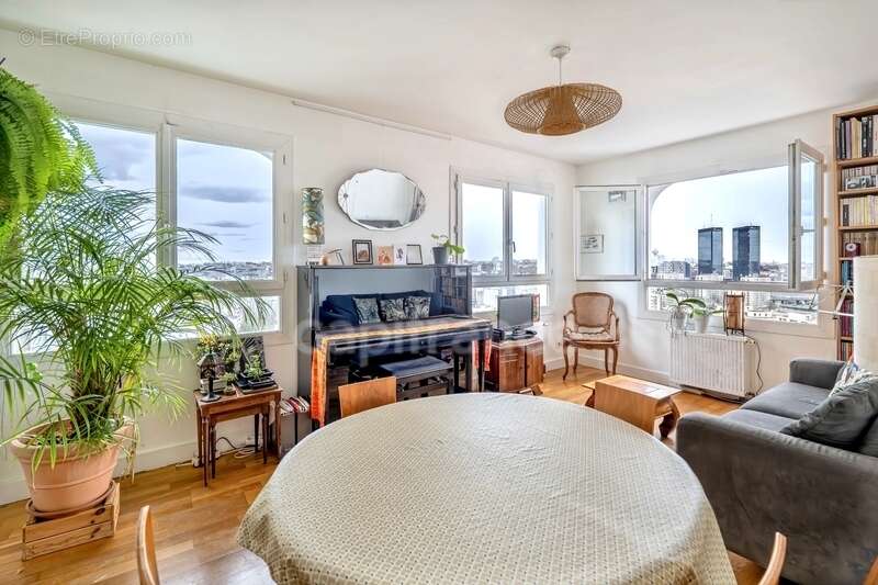 Appartement à PARIS-20E