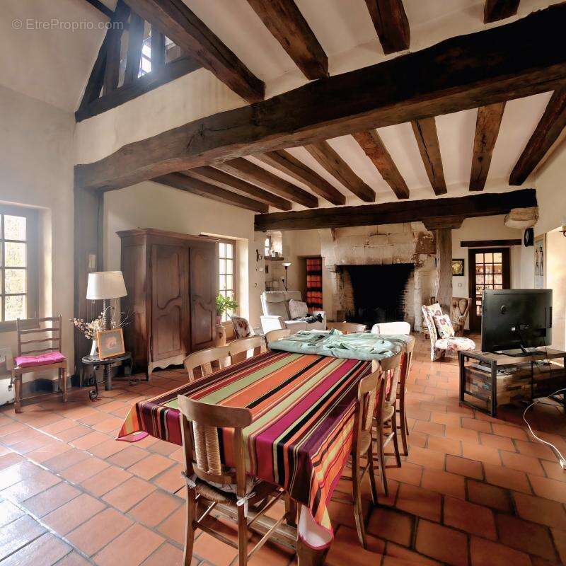 Maison à NEUILLE-PONT-PIERRE