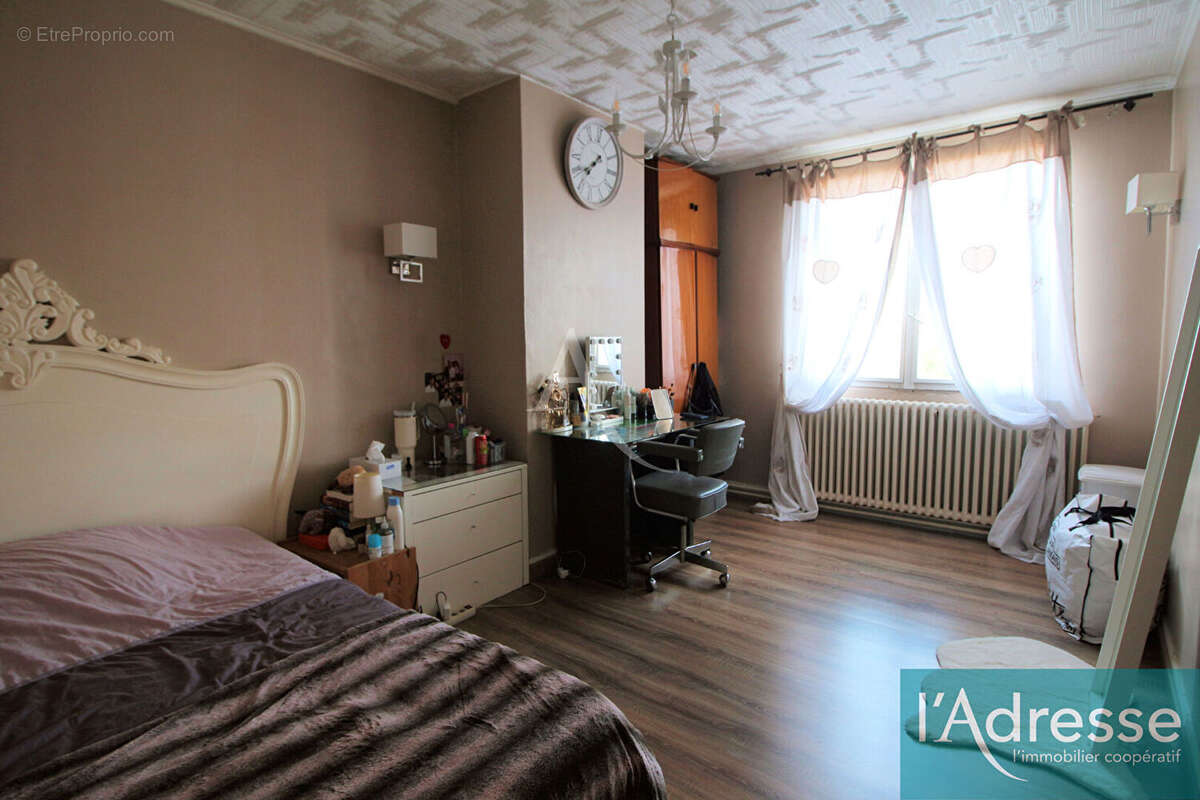 Maison à VIRY-CHATILLON