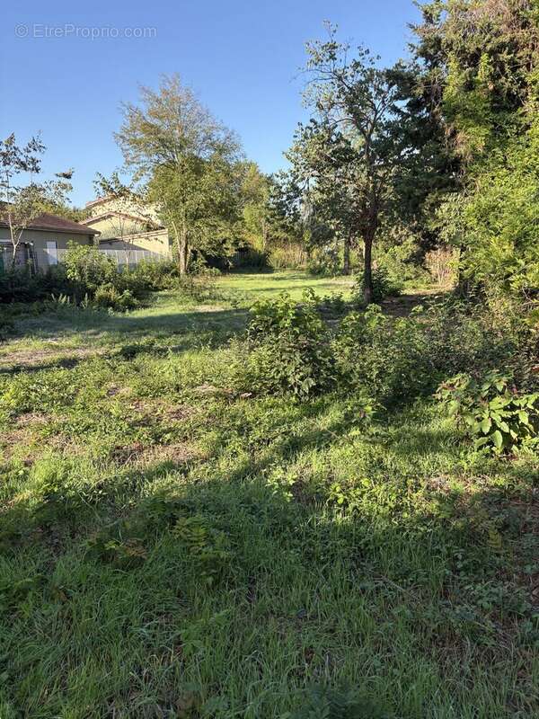 Terrain à ROMANS-SUR-ISERE