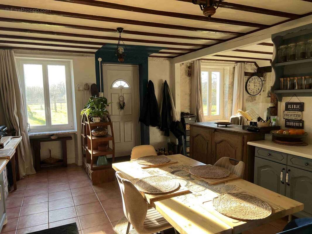 Maison à CONFOLENS