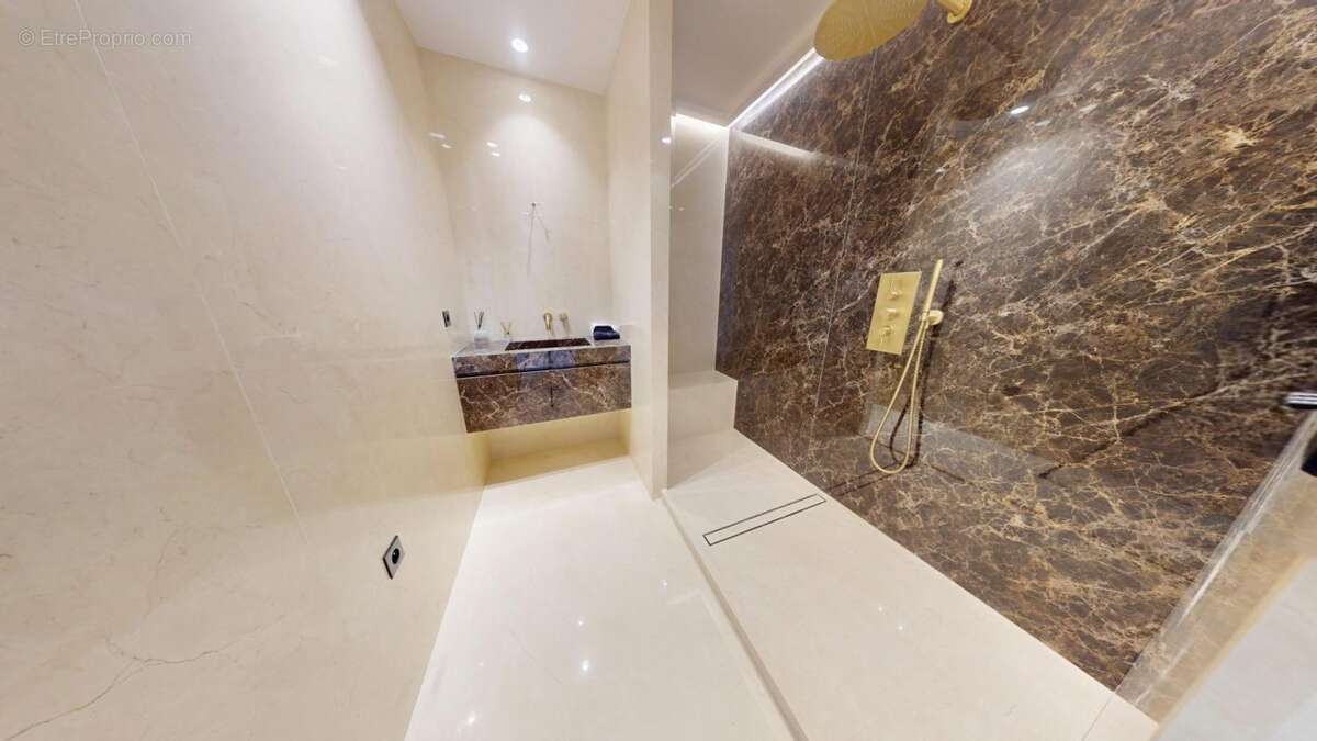 Maison à SAINT-MAUR-DES-FOSSES