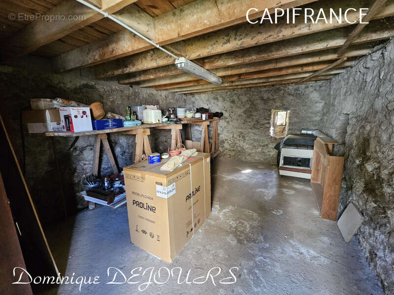 Maison à SAINT-SAUVEUR-DE-MONTAGUT