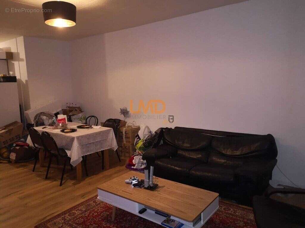 Appartement à DECAZEVILLE