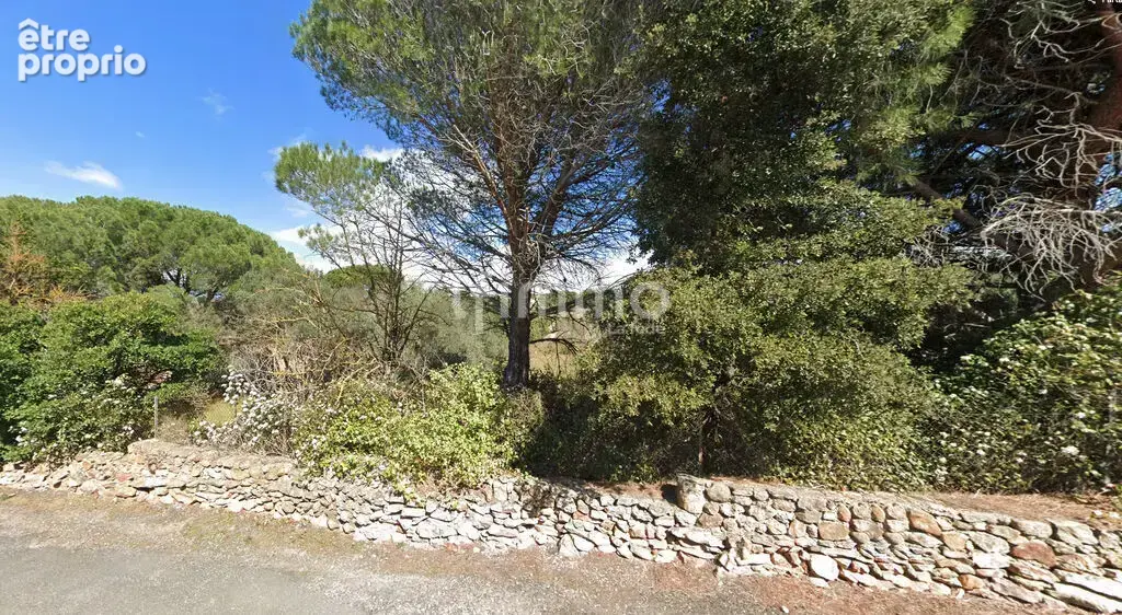 Terrain constructible viabilisé de 740 m2 - photo 4