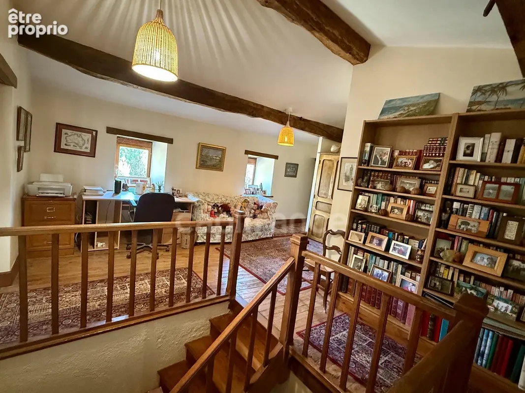 Maison de caractère avec piscine et nombreuses dépendances dans un environnement paisible - photo 7