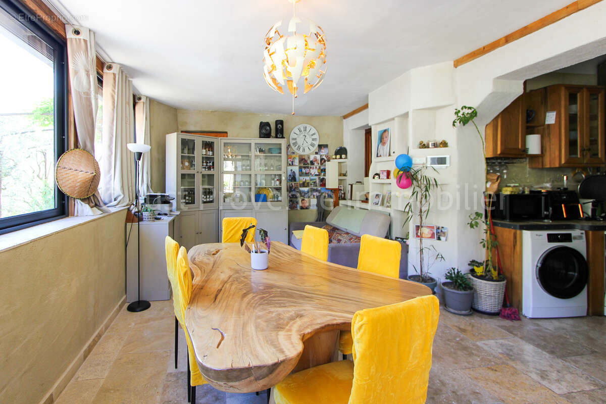 Maison à LE BARROUX