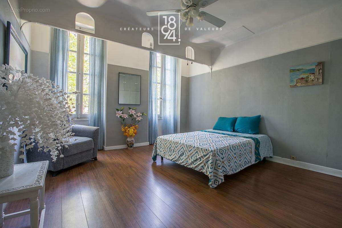 Appartement T3 à vendre Marseille Réformés(13001)  70 m²  Balcon I Calme - photo 5