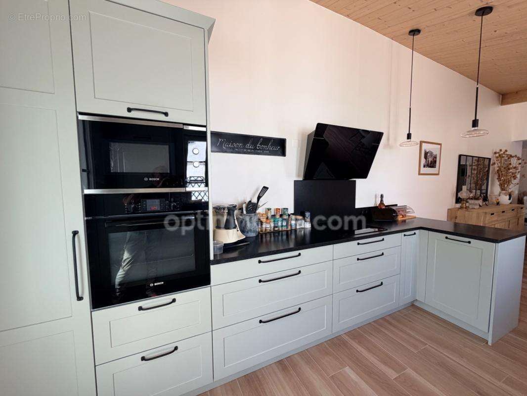Rare Maison Coeur du  village à ARS EN RÉ - photo 10